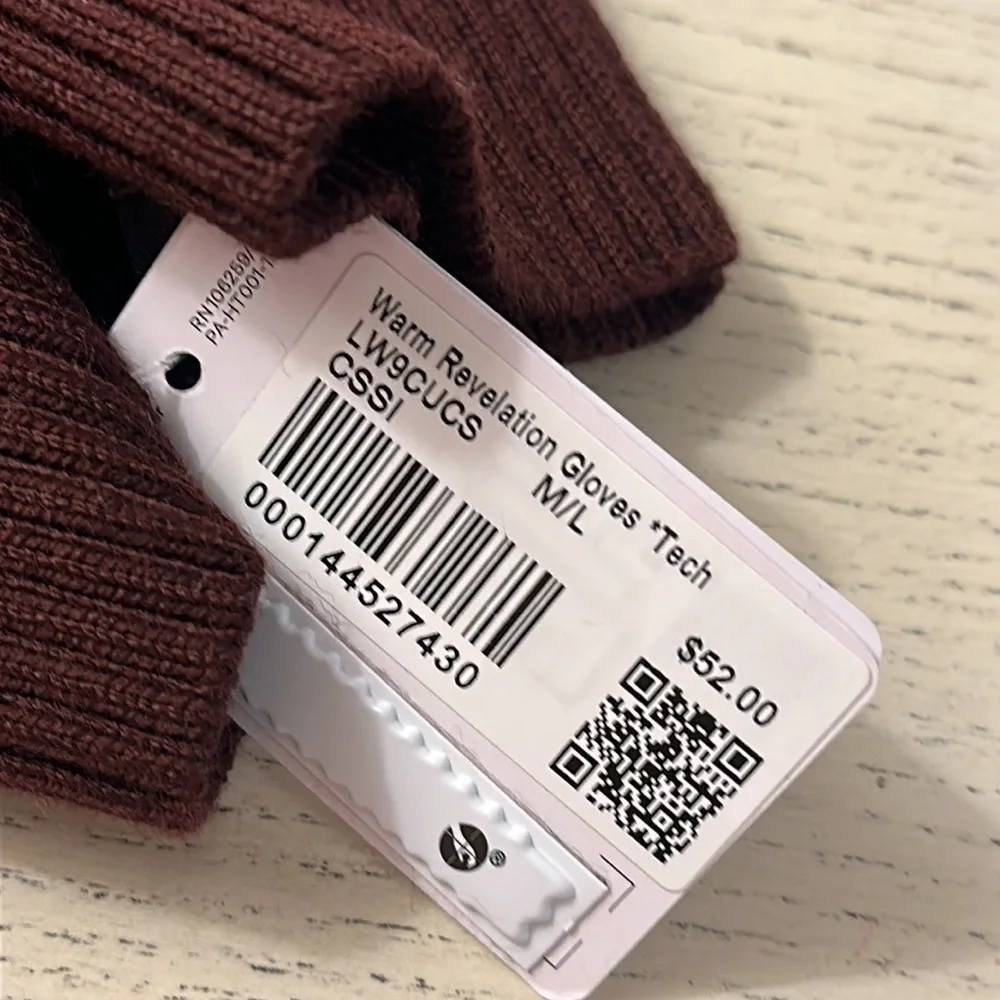 Lululemon Warm Revelation Gloves Tech M/L NWT $52 merino wool burgundy
